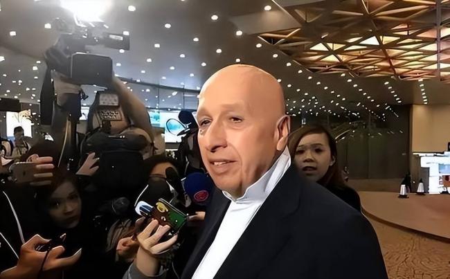 退出美加国籍，他带着百亿身家加入中国籍