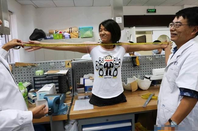 4岁失去双腿的“篮球女孩”钱红艳 如今怎样了