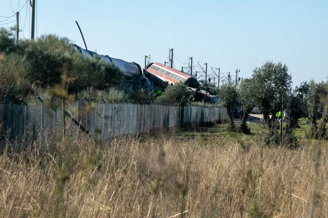 ������ǰŮ������������ײ�¹�