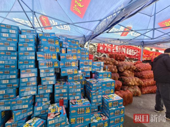 网友赶赴“小小徐”婚礼 总管：人多到我蒙了